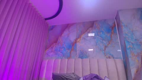 Emi online show from March 21, 7:19 pm