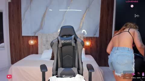 Violett online show from February 21, 8:38 pm