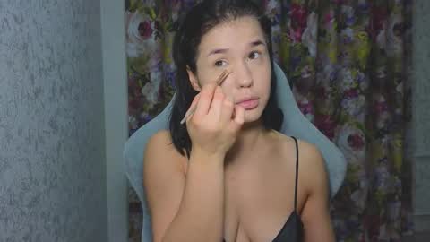 Mia online show from November 24, 7:16 pm