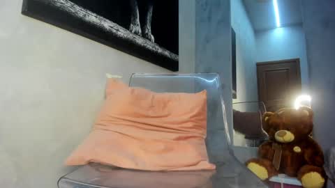 Mia  Milan online show from January 19, 5:15 am