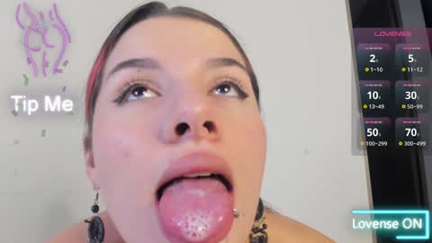 Snapshot of mia_adams66 chatting on January 31, 11:35 pm Mia adams online show from January 31, 11:35 pm