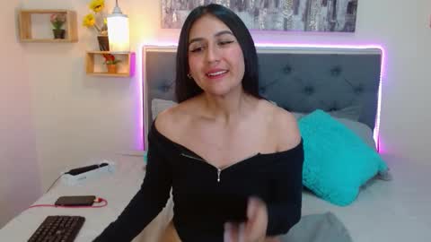Snapshot of mia_ayra chatting on October 1, 3:39 pm M I A A Y R A online show from October 1, 3:39 pm