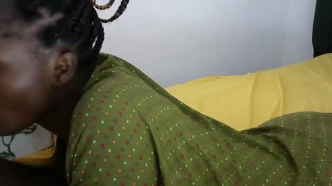 aishah petite online show from February 4, 12:44 pm