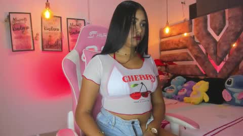 Mia online show from October 7, 3:00 am