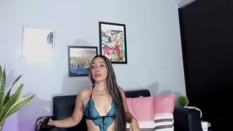 Snapshot of mia_cupper1 chatting on October 23, 8:26 pm Mia Cuper online show from October 23, 8:26 pm