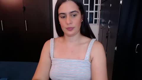 Snapshot of mia_danielsx chatting on December 18, 2:42 am Mia online show from December 18, 2:42 am