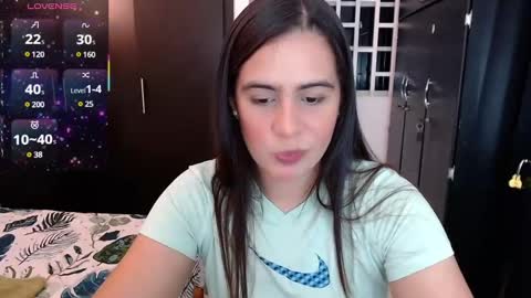 Snapshot of mia_danielsx chatting on February 20, 2:40 am Mia online show from February 20, 2:40 am