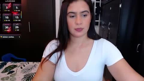 Snapshot of mia_danielsx chatting on October 21, 2:37 am Mia online show from October 21, 2:37 am