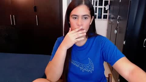 Snapshot of mia_danielsx chatting on December 7, 2:53 am Mia online show from December 7, 2:53 am