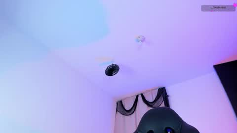 Mia online show from February 25, 11:15 pm