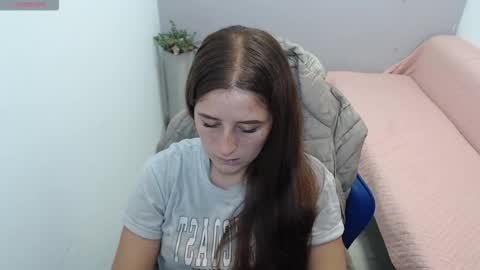 Mia online show from February 3, 1:49 pm