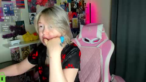 Mia online show from April 27, 2:52 am