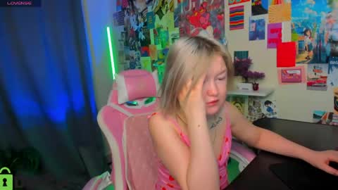 Mia online show from April 22, 2:52 am