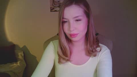 Mia online show from April 28, 9:40 pm