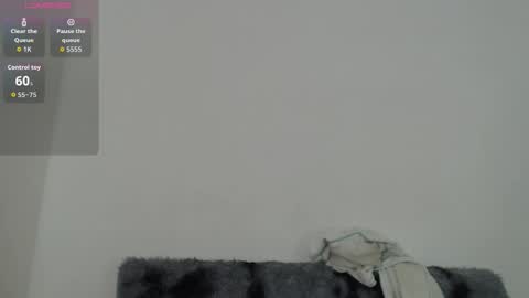 M I A online show from November 7, 11:05 am