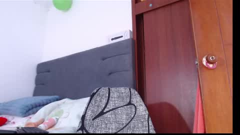 mia_foxxy_ online show from April 21, 3:30 pm