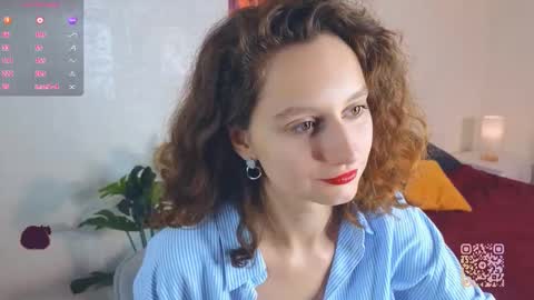 Snapshot of mia_frizz chatting on September 28, 3:39 pm Mia online show from September 28, 3:39 pm