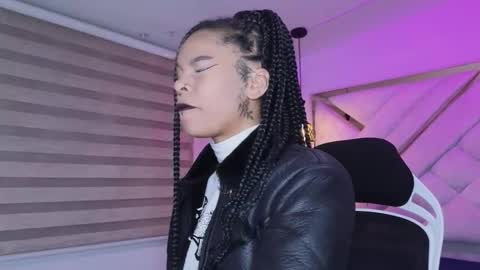 Mia online show from March 17, 2:59 am