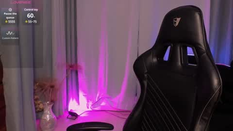 Snapshot of mia_gothzx chatting on January 4, 2:46 pm Mia online show from January 4, 2:46 pm