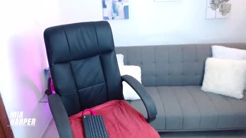 Mia online show from September 14, 3:04 am