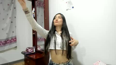 mia kaneee online show from December 17, 11:16 pm