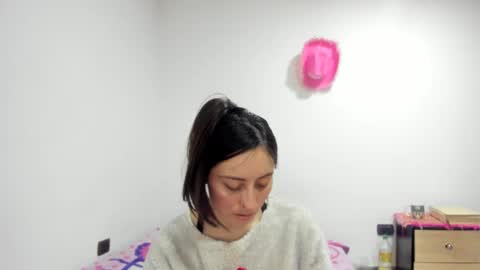 mia kaneee online show from December 11, 12:23 am