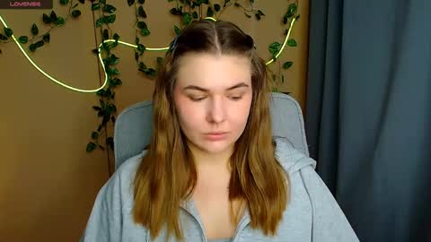 mia_lemm online show from February 18, 8:13 am