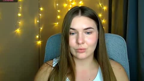 mia_lemm online show from October 15, 9:34 am