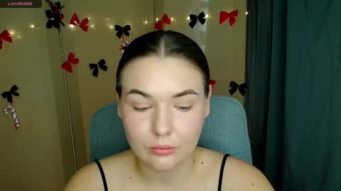 mia_lemm online show from December 22, 9:12 am