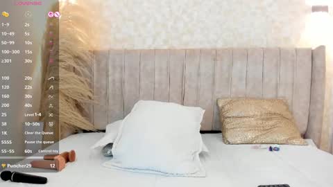 Snapshot of mia_lourence chatting on September 16, 2:14 pm Mia online show from September 16, 2:14 pm