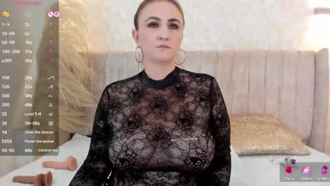 Snapshot of mia_lourence chatting on September 23, 1:53 pm Mia online show from September 23, 1:53 pm