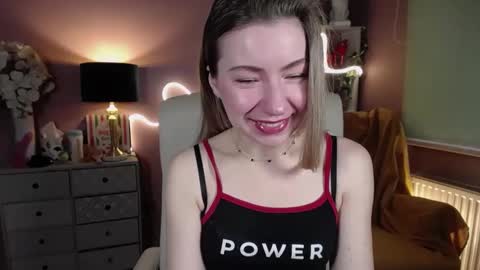 Mia online show from February 6, 7:35 am