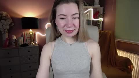 Mia online show from February 3, 7:18 am