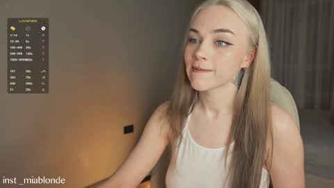 Snapshot of mia_milagros chatting on December 9, 11:56 pm mia_milagros online show from December 9, 11:56 pm