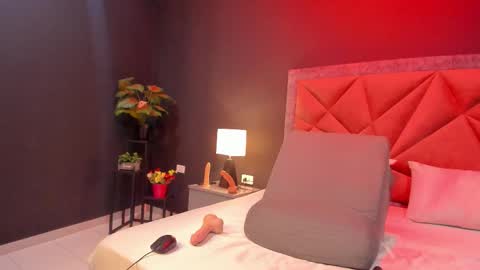 MIA  online show from December 17, 7:29 pm