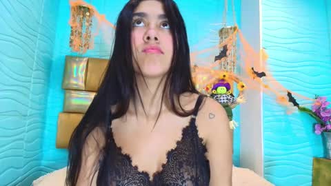 mia montess online show from October 22, 12:32 pm