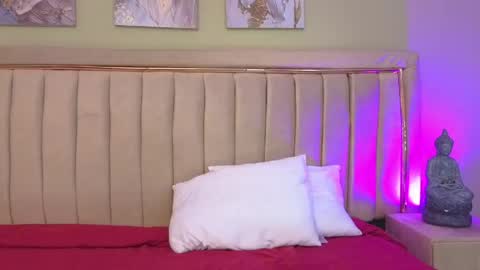 Mia online show from March 23, 12:33 pm