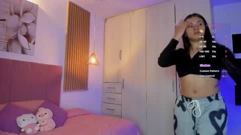 Mia Nevaeh - follow me online show from September 12, 8:49 pm