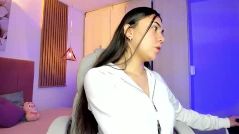 Mia Nevaeh - follow me online show from November 28, 8:56 pm