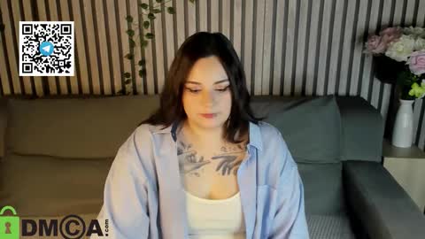 Mia online show from October 30, 1:08 am