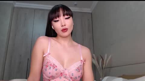 Mia Rie online show from June 2, 5:08 am