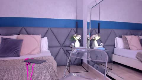 Snapshot of mia_roswell chatting on September 14, 10:07 pm MIA online show from September 14, 10:07 pm