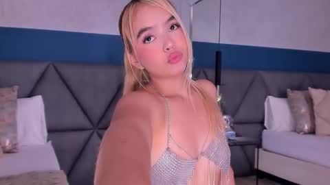 Snapshot of mia_roswell chatting on September 13, 9:56 pm MIA online show from September 13, 9:56 pm