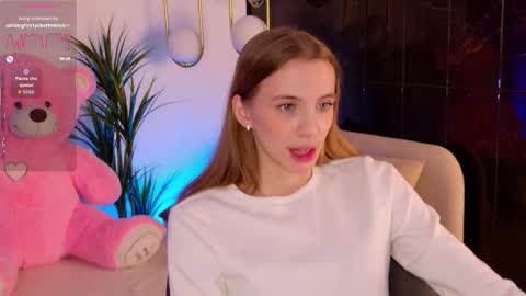 Mia online show from March 19, 6:51 am