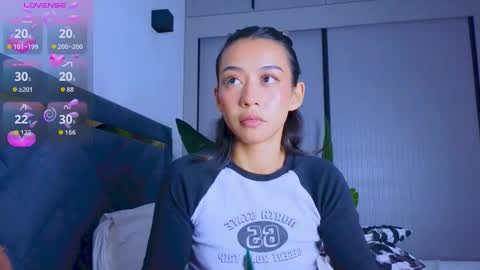 Mia online show from September 17, 2:48 pm