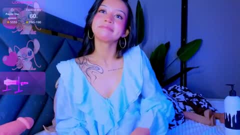 Mia online show from April 3, 8:40 pm