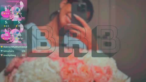 Mia online show from February 3, 8:02 am