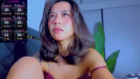 Mia online show from September 13, 4:04 pm