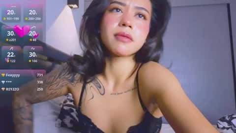 Mia online show from October 30, 5:58 pm