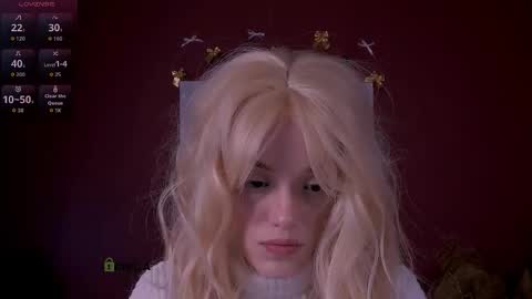 mia_starrr_ online show from December 20, 8:13 pm